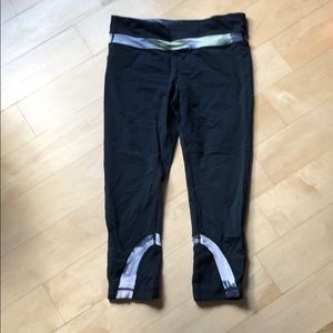 Lululemon thee quarter black leggings